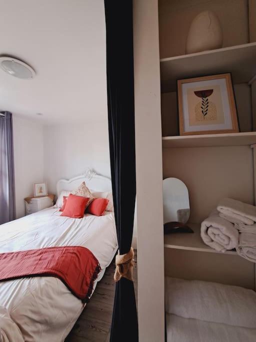 Charmant Duplex A Thiers, Vue Sur La Chaine Des Puys Exterior foto
